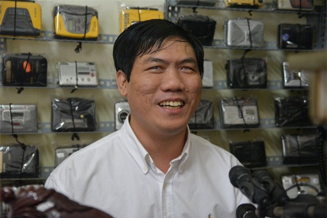 Chuyện về người thầy khiếm thị 20 năm dạy tiếng Anh - 5