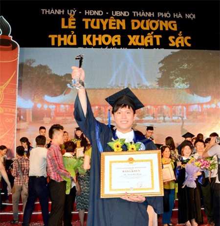 Hà Nội, 9x, thủ khoa, xuất sắc, đầu ra, Ngoại thương, điển trai, kỷ lục