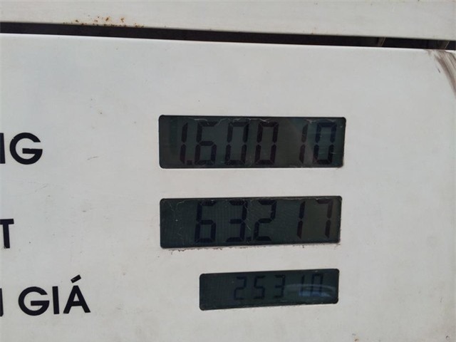 ô tô, đổ xăng, cây xăng, gian lận