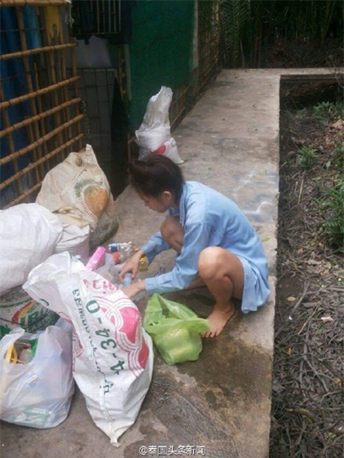 Hoa hậu Thái Lan quỳ gối trước xe rác của mẹ sau khi đăng quang 1