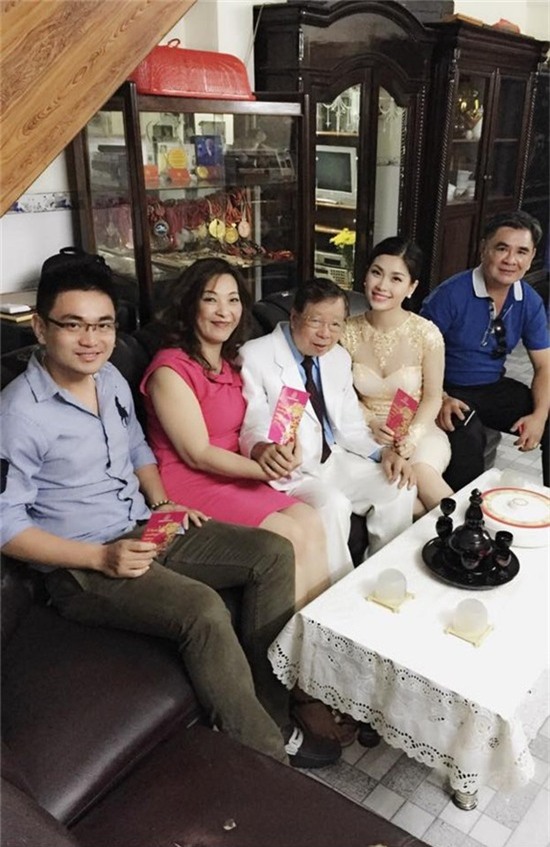  Bức ảnh chụp gia đình Á hậu Diễm Trang 