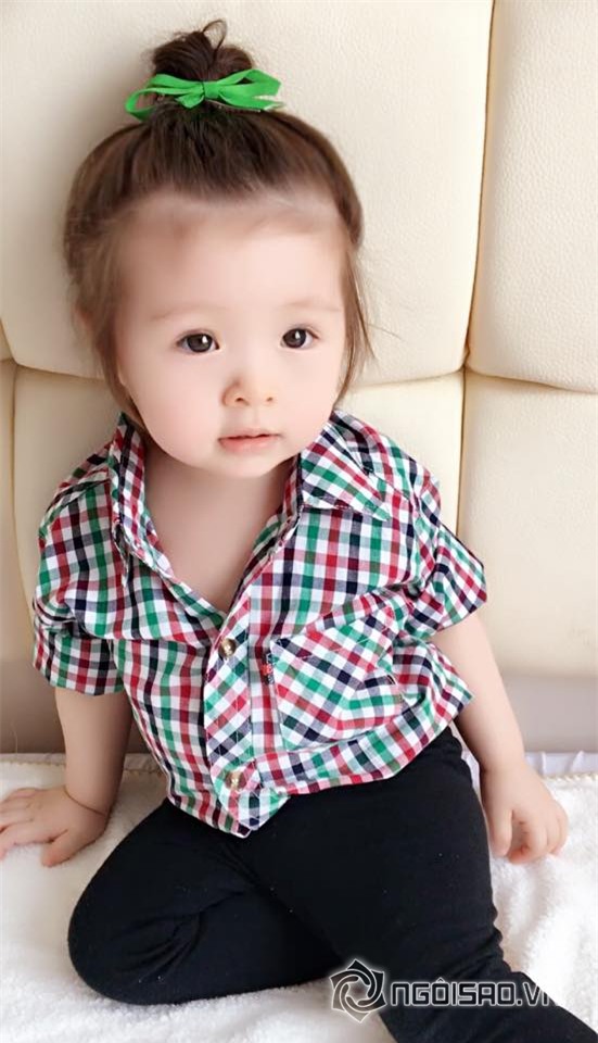 Cadie mặc áo sơ mi caro 8