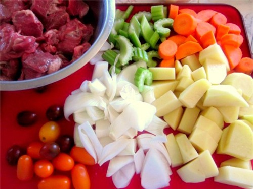 6 bài học “nhớ đời” của mẹ Bông khi cho con ăn dặm - 1