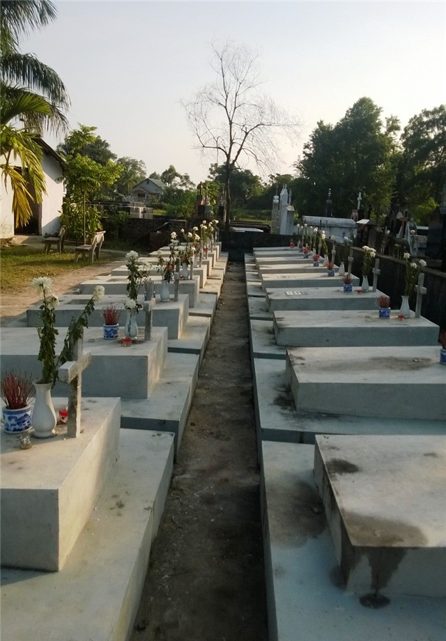 Những ngôi mộ thực của các hài nhi xấu số