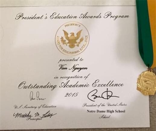 Chân dung nữ sinh 18 tuổi nhận bằng khen của Tổng thống Mỹ