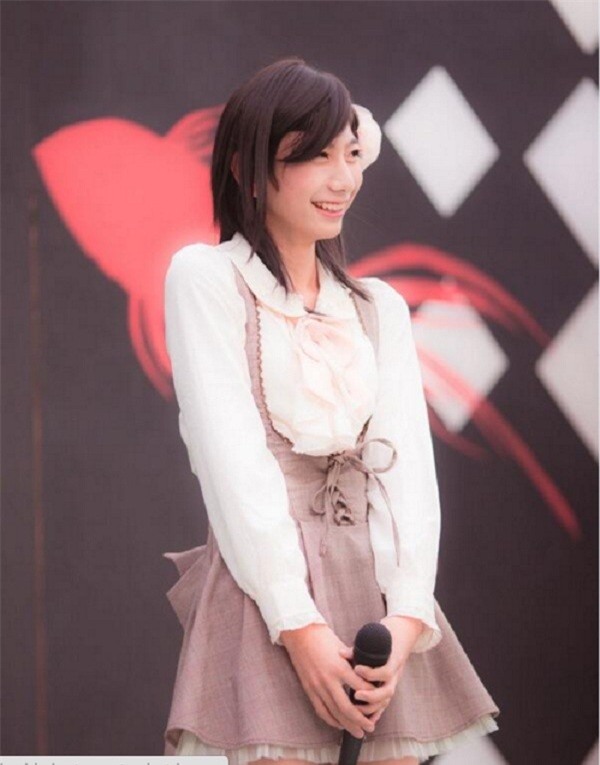 cuoc-thi-gia-gai-cua-nam-sinh-Nhat-13-683eb