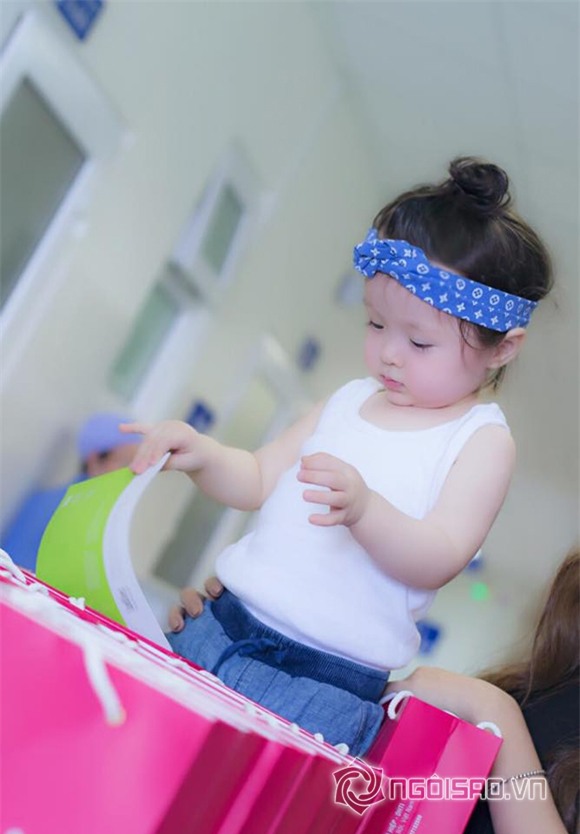 Cadie đội tóc giả 1