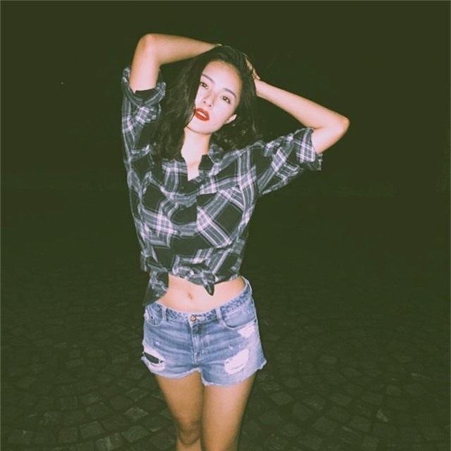 Những kiểu phối sơ mi đẹp của bạn gái tin đồn Cường Đô La