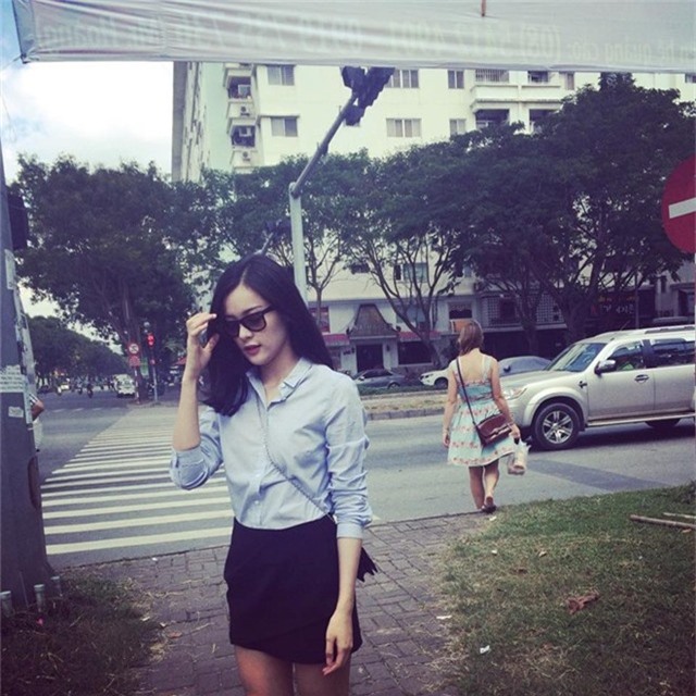 Những kiểu phối sơ mi đẹp của bạn gái tin đồn Cường Đô La