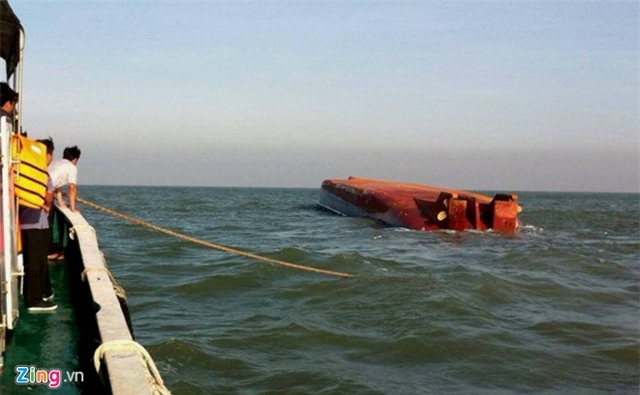 Hiện trường cứu hộ vụ chìm tàu, 5 người mất tích