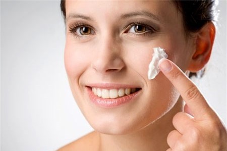 8 cách ngăn ngừa tróc da vào mùa lạnh - 1