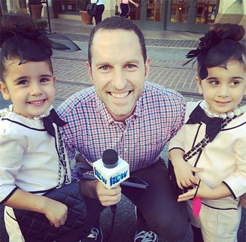 Cuộc sống sang chảnh của cặp song sinh “chỉ mặc hàng hiệu” - 10