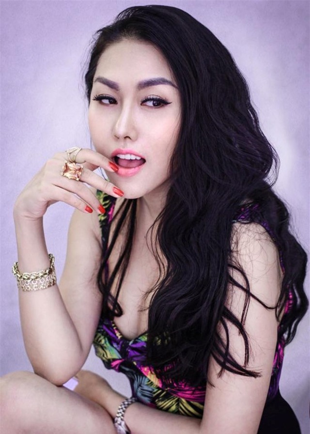 Phi Thanh Vân: '3 ngày đau đớn trên giường sau nâng ngực'