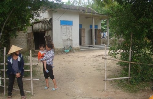 be gai hon 2 thang tuoi tu vong duoi gieng lang ha tinh hinh anh 2