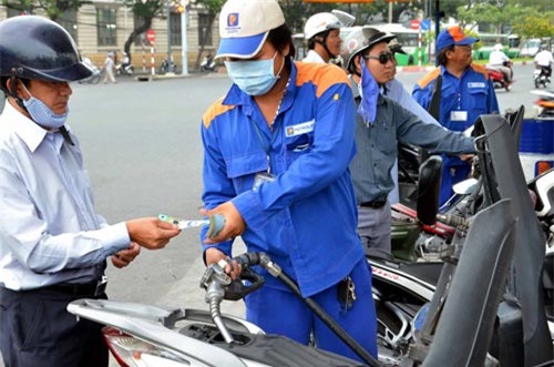 https://ttol.vietnamnetjsc.vn//2015/11/03/15/03/gia-xang-giam-tu-15h_1.jpg