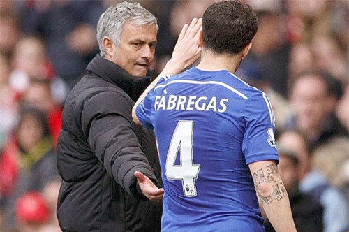 fabregas nói gì vè nghi án “dam sau lung” mourinho? hinh anh 1