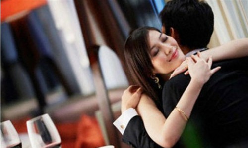 Đòn trả thù cay độc của người chồng vô sinh - 1