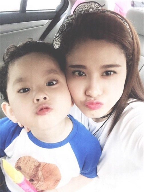 truong-quynh-anh-va-con-trai-blogtamsuvn4