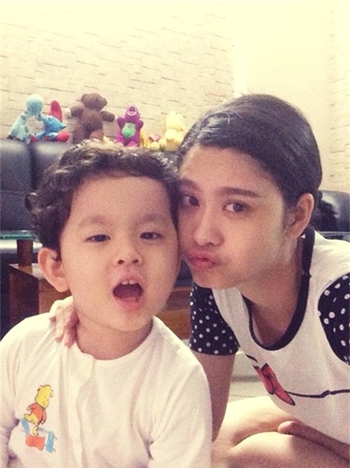 truong-quynh-anh-va-con-trai-blogtamsuvn6