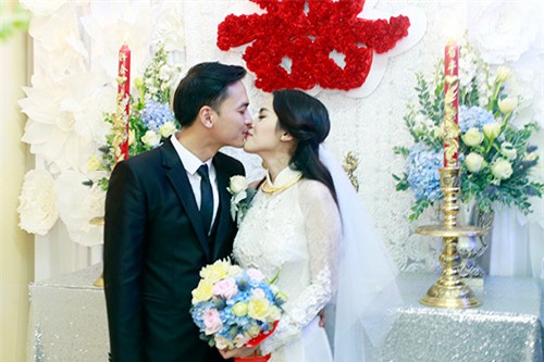 '. Trực tiếp đám cưới Tú Vi Văn Anh .'