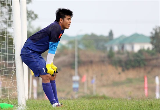 bi kich tuyen thu viet nam 1 nam kien 2 clb v.league hinh anh 1