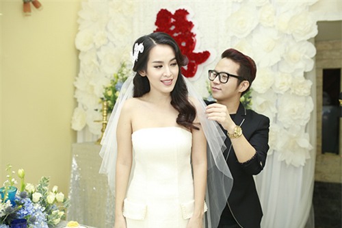 Áo dài ăn hỏi đẹp tinh khôi của cô dâu Tú Vi - 8