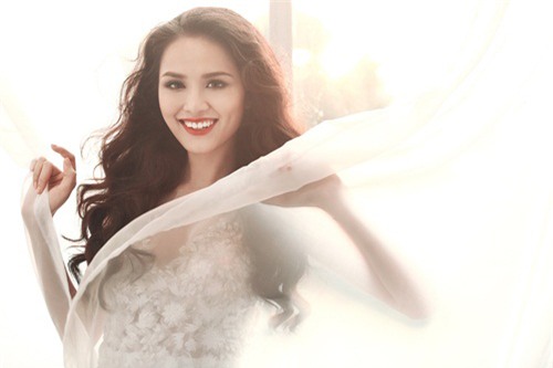 Đắm say vì nụ cười vạn người mê của hoa hậu Diễm Hương - 17