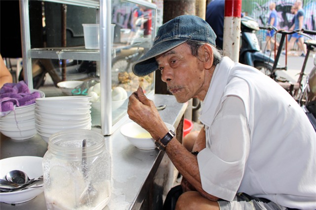 quán cháo, cháo bà Oanh, Lương Ngọc Quyến, phố cổ, bát cháo, quán-cháo, cháo-bà-Oanh, Lương-Ngọc-Quyến, nấu-cháo, bán-cháo