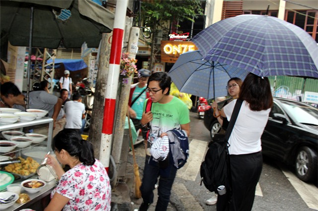 quán cháo, cháo bà Oanh, Lương Ngọc Quyến, phố cổ, bát cháo, quán-cháo, cháo-bà-Oanh, Lương-Ngọc-Quyến, nấu-cháo, bán-cháo