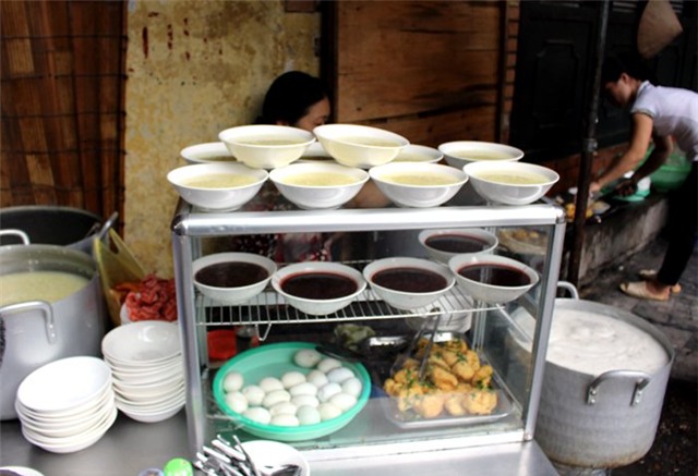 quán cháo, cháo bà Oanh, Lương Ngọc Quyến, phố cổ, bát cháo, quán-cháo, cháo-bà-Oanh, Lương-Ngọc-Quyến, nấu-cháo, bán-cháo