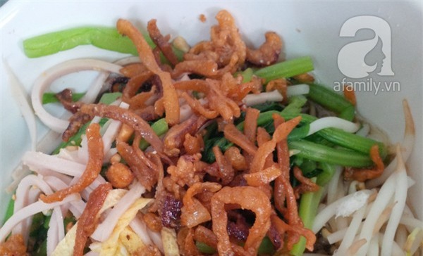 Lạ miệng, giải ngấy với miến trộn mực ngõ Trung Yên 4