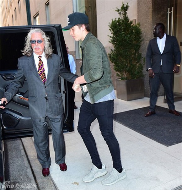 Victoria Beckham gầy gò và buồn bã 3