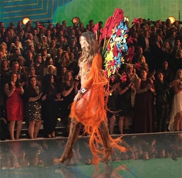behati opening-e4766