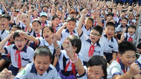 Truong to chuc ban ve dien xiec lam tu thien trong gio hoc