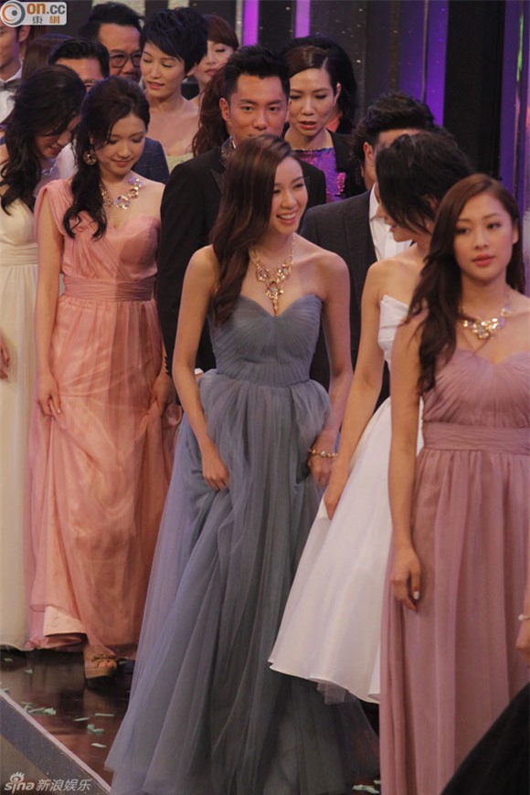 mỹ nhân TVB khoe dáng 8