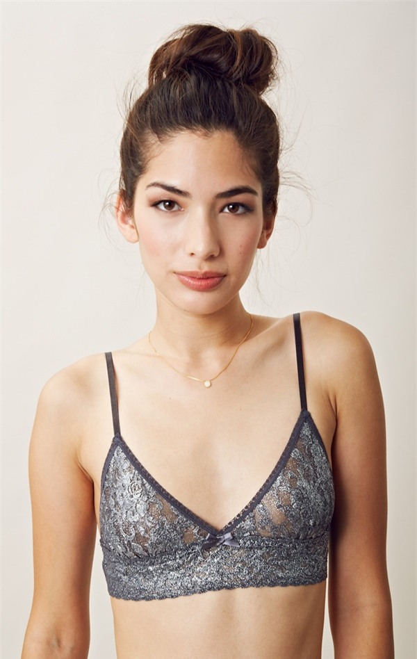 Áo ngực – Bí mật điệu đà của phái đẹp trong mùa đông