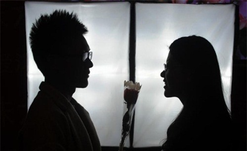 de thoat kiep f.a, chang trai chuan bi 1111 bong hoa to tinh hinh anh 7