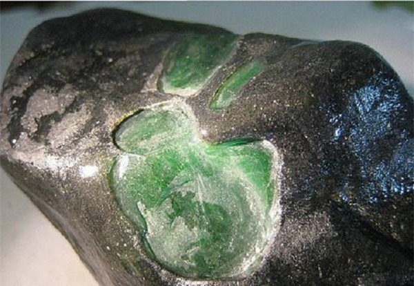 Hòn đá nén dưa bỗng hóa thành ngọc quý hàng chục tỷ đồng - hình 3