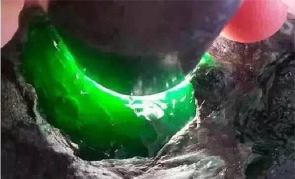 Hòn đá nén dưa bỗng hóa thành ngọc quý hàng chục tỷ đồng - hình 4