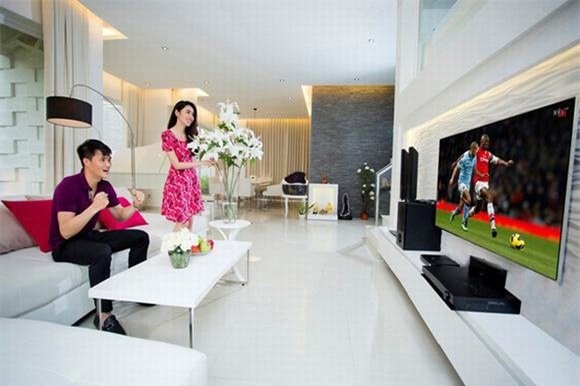 goc cua sao (12.11): ronaldo san gai man de, mayweather mo tiec thac loan hinh anh 6