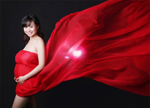 Ảnh bầu cực đáng yêu mẹ chụp cùng con gái - 12