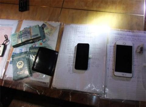 Bon nguoi trong gia dinh chet: Dai gia hua tra tien