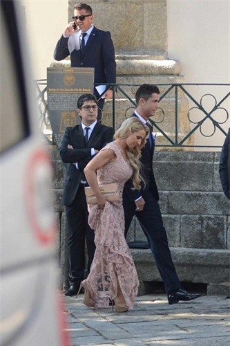 Ronaldo, tuyển vợ, siêu cò, Mendes, Real Madrid, La Liga