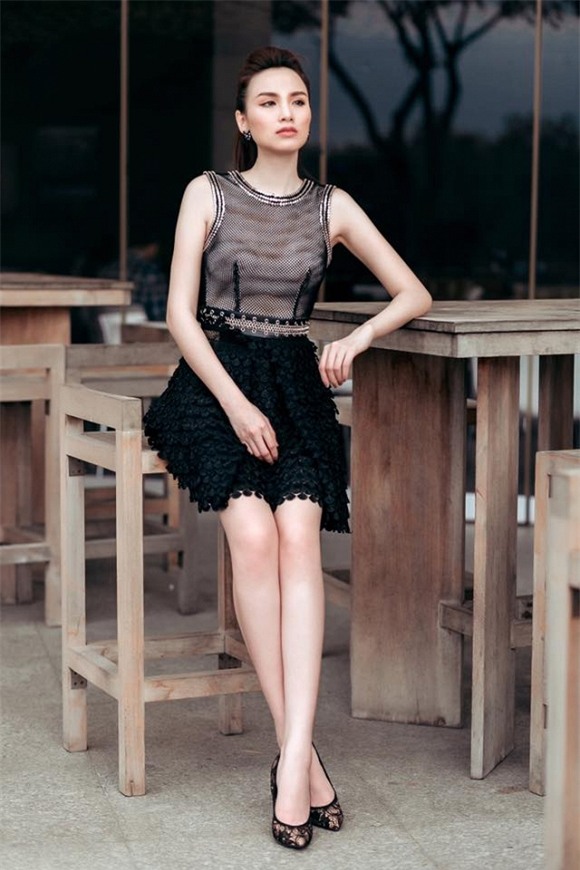 Hoa hậu Diễm Hương đẹp nồng nàn xuống phố 5