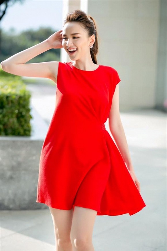 Hoa hậu Diễm Hương đẹp nồng nàn xuống phố 10