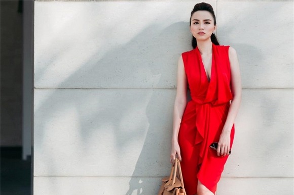 Hoa hậu Diễm Hương đẹp nồng nàn xuống phố 6