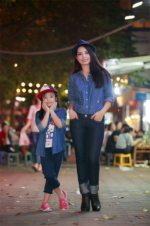 Á hậu Tú Anh gợi cảm cùng váy bó sát - 10