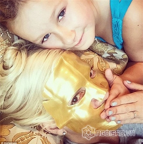 Sao đắp mặt nạ vàng 6