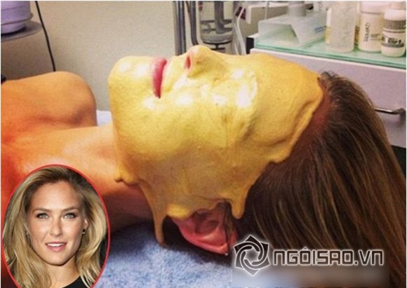 Sao đắp mặt nạ vàng 7