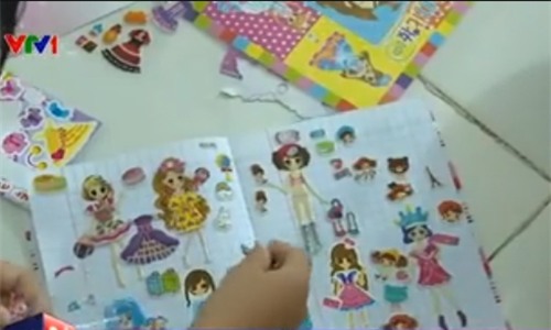 Cảnh báo miếng dán hoạt hình Trung Quốc có thể gây ung thư - 1